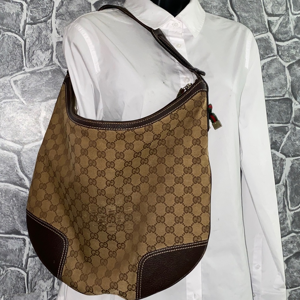 Authentic GUCCI Sherry Line Shoulder Bag - Picture 5 of 16
